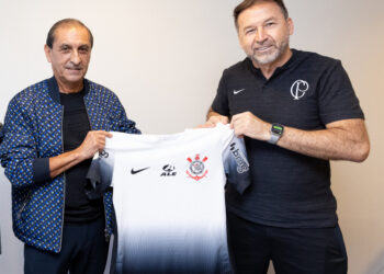 Ramón Díaz assume um Corinthians destroçado após mais uma peia na serie A