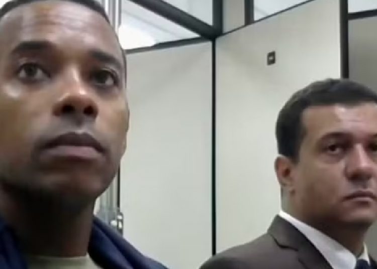 Robinho pede ao STF para deixar o regime fechado