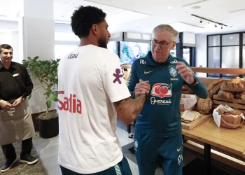 chegada e primeiro treino de Éderson com a seleção